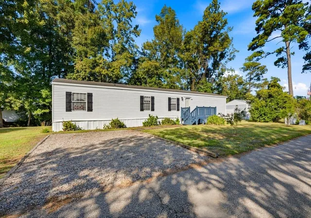 Photo 3 of Manufactured home for sale at 1003 Baron Ln, North Myrtle Beach, SC 29582 | MLS# 2614397 | Listing updated on 2026-10-21