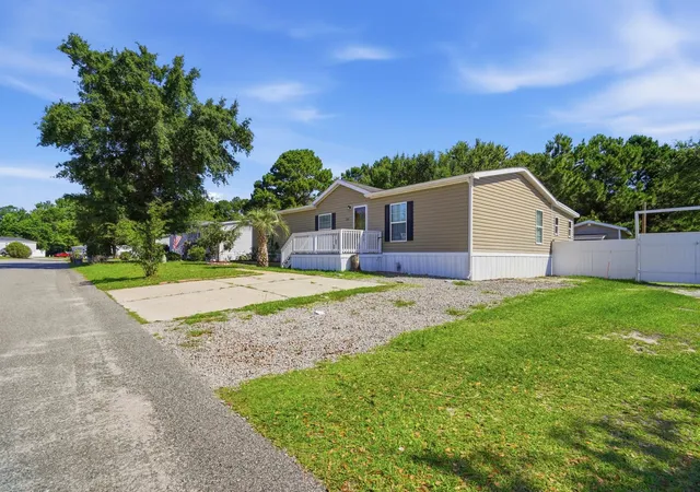 Photo 3 of Sale Pending at 351 Southern Pines Dr, Myrtle Beach, SC 29579 | MLS# 2614404 | Listing updated on 2026-09-14
