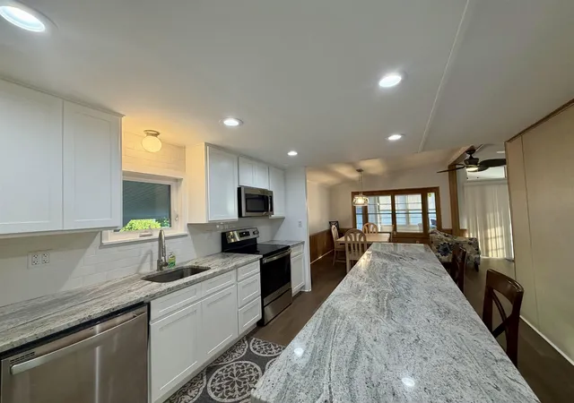 Photo 3 of Sale Pending at 542 Oceanside Dr, Myrtle Beach, SC 29575 | MLS# 2614502 | Listing updated on 2026-09-04