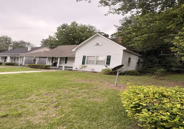Photo 2 of Single family home for sale at 319 N Main St, Mullins, SC 29574 | MLS# 2614812 | Listing updated on 2026-10-04