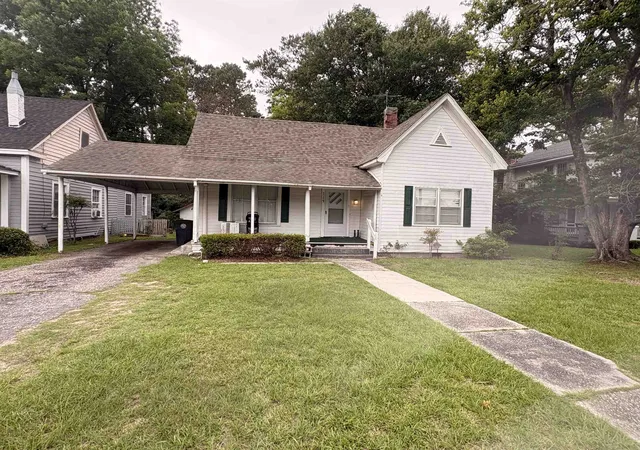 Photo 3 of Single family home for sale at 319 N Main St, Mullins, SC 29574 | MLS# 2614812 | Listing updated on 2026-10-04