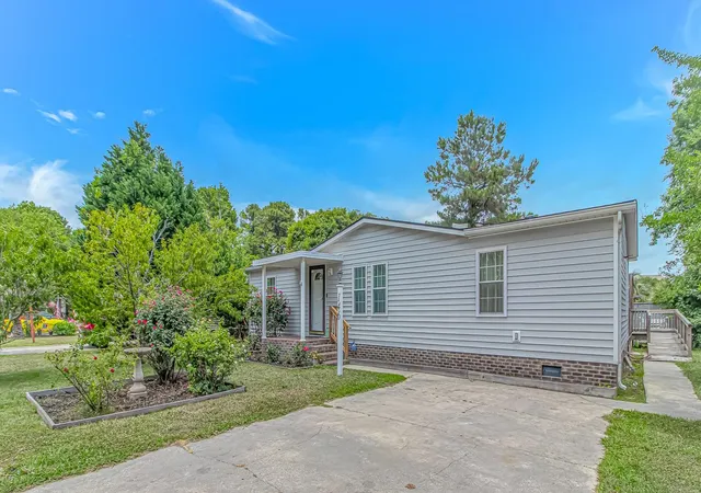 Photo 2 of Manufactured home for sale at 146 Queens Rd, Little River, SC 29566 | MLS# 2614973 | Listing updated on 2026-09-09