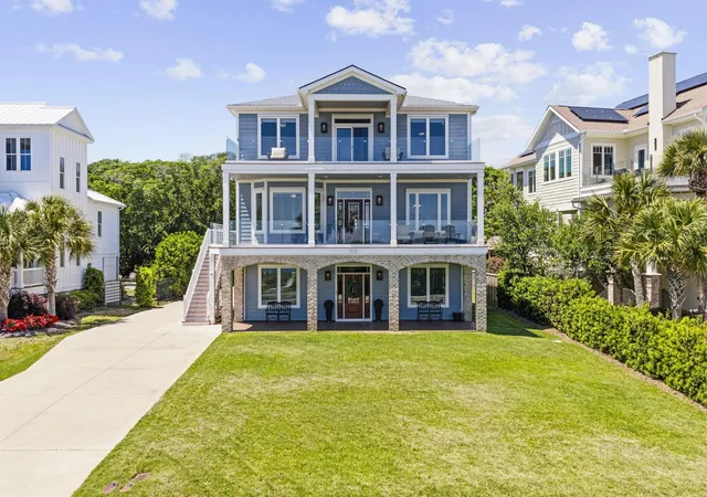 Photo 1 of Single family home for sale at 5725 N Ocean Blvd, Myrtle Beach, SC 29577 | MLS# 2615112 | Listing updated on 2026-09-11