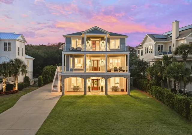 Photo 4 of Single family home for sale at 5725 N Ocean Blvd, Myrtle Beach, SC 29577 | MLS# 2615112 | Listing updated on 2026-09-11