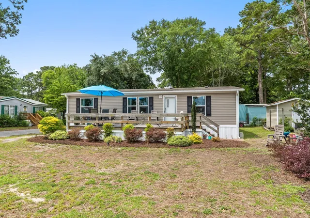 Photo 3 of Manufactured home for sale at 1617 Crystal Lake Dr, Myrtle Beach, SC 29575 | MLS# 2615262 | Listing updated on 2026-10-01