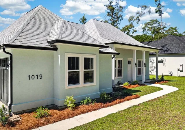 Photo 3 of Single family home for sale at 1019 Wachesaw Rd, Murrells Inlet, SC 29576 | MLS# 2615491 | Listing updated on 2026-09-03