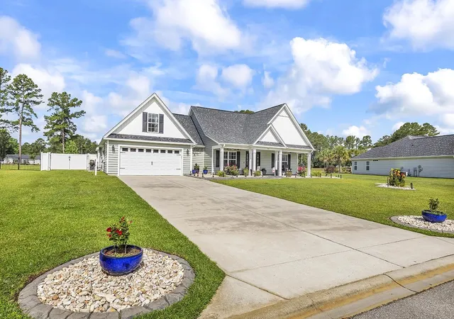 Photo 2 of Single family home for sale at 197 Penn Cir, Galivants Ferry, SC 29544 | MLS# 2615494 | Listing updated on 2026-09-08