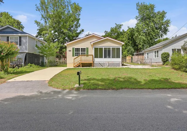 Photo 3 of Single family home for sale at 4356 Bayshore Dr, Little River, SC 29566 | MLS# 2615610 | Listing updated on 2026-09-12