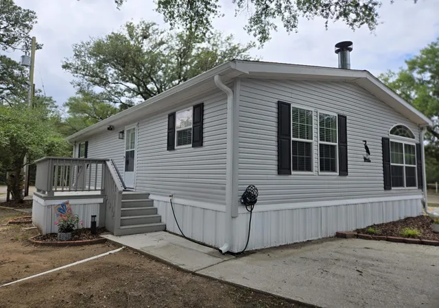 Photo 3 of Manufactured home for sale at 457 E Banks Dr, Murrells Inlet, SC 29576 | MLS# 2615789 | Listing updated on 2026-09-08