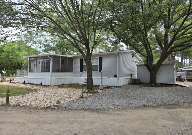 Photo 4 of Manufactured home for sale at 457 E Banks Dr, Murrells Inlet, SC 29576 | MLS# 2615789 | Listing updated on 2026-09-08