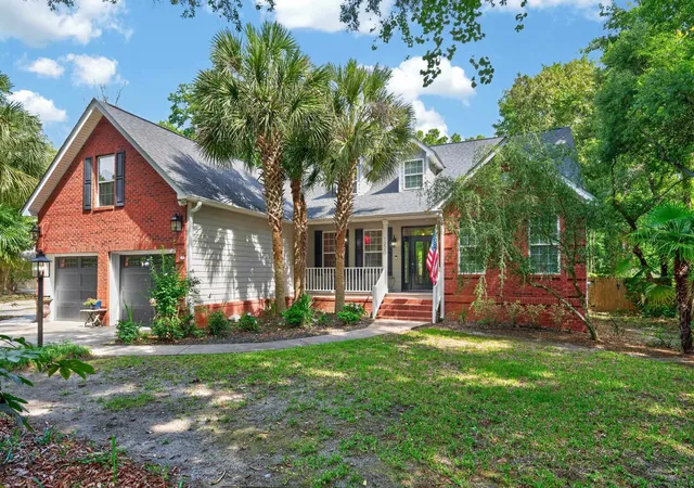 Photo 1 of Single family home for sale at 1220 Crooked Oak Dr, Pawleys Island, SC 29585 | MLS# 2616058 | Listing updated on 2026-10-05