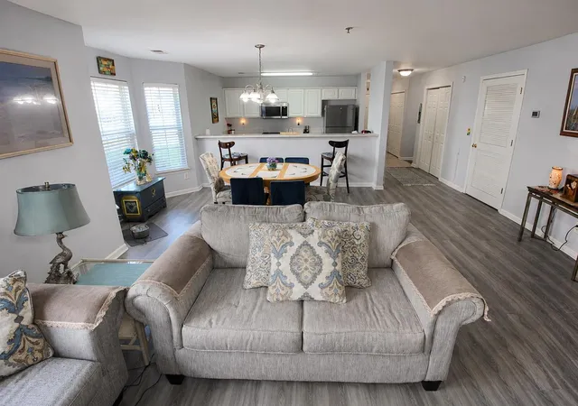 Listing Photo 4 - Condo for sale in building located at 4842 Meadowsweet Dr, Myrtle Beach, SC 29579 - Unit #1304