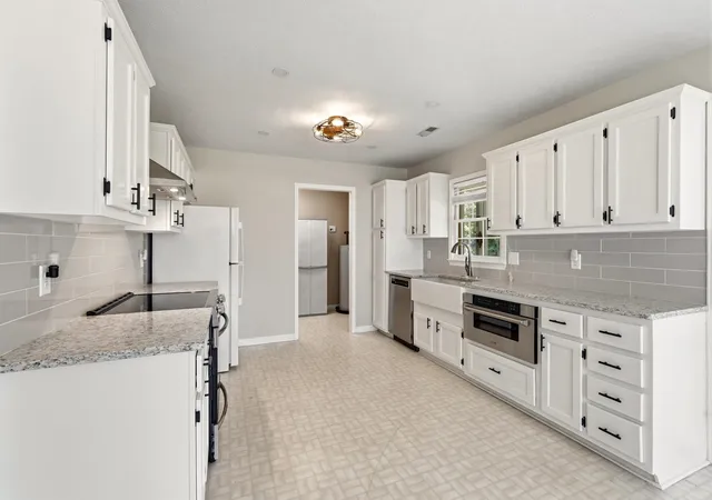 Photo 3 of Single family home for sale at 415 Lake Park Dr, Myrtle Beach, SC 29588 | MLS# 2616782 | Listing updated on 2026-09-14