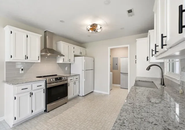Photo 4 of Single family home for sale at 415 Lake Park Dr, Myrtle Beach, SC 29588 | MLS# 2616782 | Listing updated on 2026-09-14