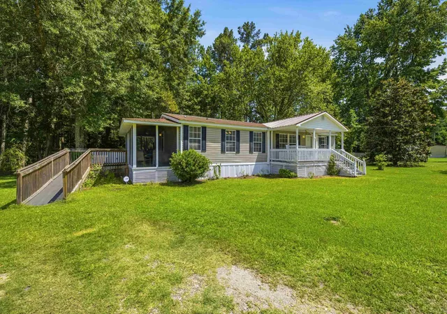 Photo 2 of Sale Pending at 2821 Partridge Ln, Conway, SC 29527 | MLS# 2617060 | Listing updated on 2026-09-11