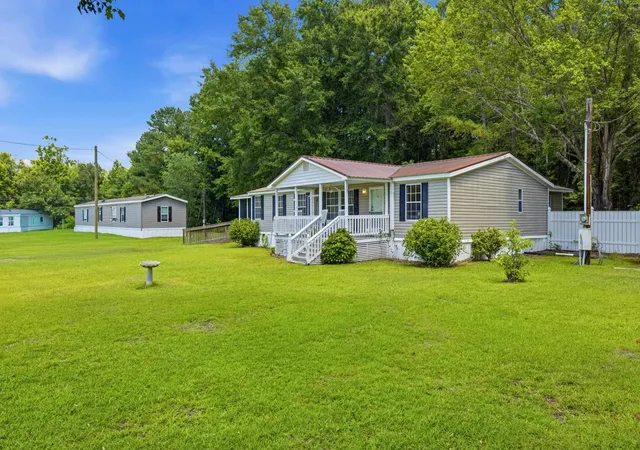 Photo 3 of Sale Pending at 2821 Partridge Ln, Conway, SC 29527 | MLS# 2617060 | Listing updated on 2026-09-11