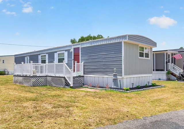 Photo 1 of Manufactured home for sale at 1511 Tanglewood Ave, North Myrtle Beach, SC 29582 | MLS# 2617124 | Listing updated on 2026-09-11