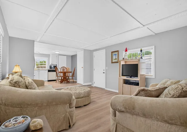 Photo 3 of Manufactured home for sale at 1511 Tanglewood Ave, North Myrtle Beach, SC 29582 | MLS# 2617124 | Listing updated on 2026-09-11