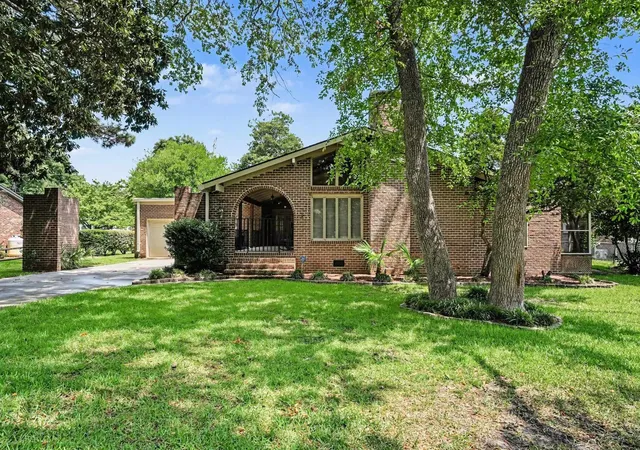 Photo 2 of Sale Pending at 7608 Kingswood Dr, Myrtle Beach, SC 29572 | MLS# 2617150 | Listing updated on 2026-09-01
