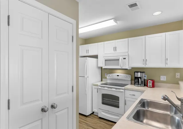 Listing Photo 4 - Condo for sale in building located at 4633 Lightkeepers Wy, Little River, SC 29566 - Unit #5F