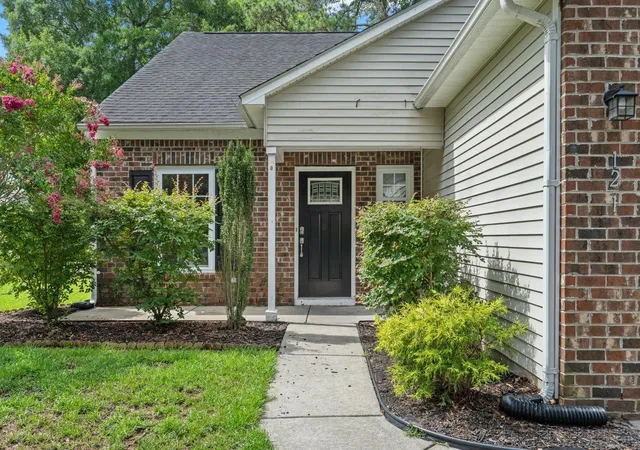Photo 3 of Single family home for sale at 121 Bellegrove Dr, Myrtle Beach, SC 29579 | MLS# 2617816 | Listing updated on 2026-09-09