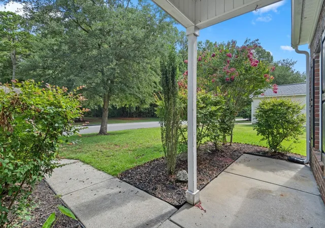 Photo 3 of Single family home for sale at 121 Bellegrove Dr, Myrtle Beach, SC 29579 | MLS# 2617816 | Listing updated on 2026-09-09