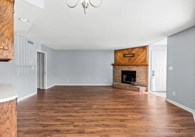 Listing Photo 5 - Condo for sale in building located at 4206 Pinehurst Cir, Little River, SC 29566 - Unit #E-1