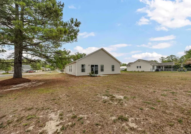 Photo 4 of Single family home for sale at 807 SW Fox St, Shallotte, NC 28470 | MLS# 2618331 | Listing updated on 2026-09-04