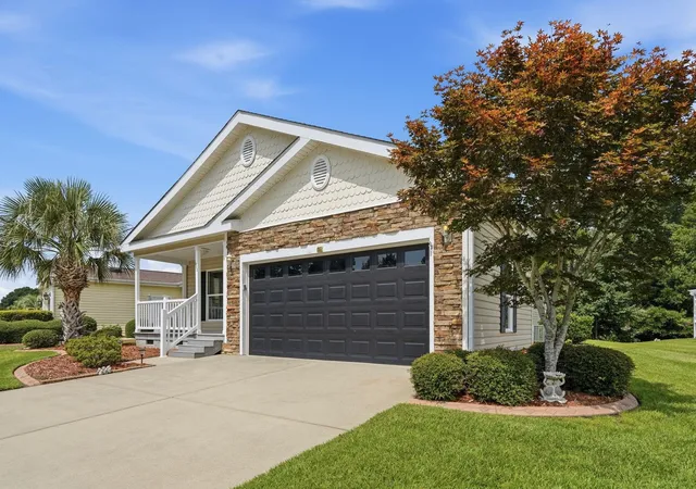 Photo 3 of Manufactured home for sale at 653 Lake Ests Ct, Conway, SC 29526 | MLS# 2618422 | Listing updated on 2026-09-11