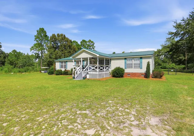 Photo 2 of Sale Pending at 2101 Doe Trl, Dillon, SC 29536 | MLS# 2618531 | Listing updated on 2026-09-10