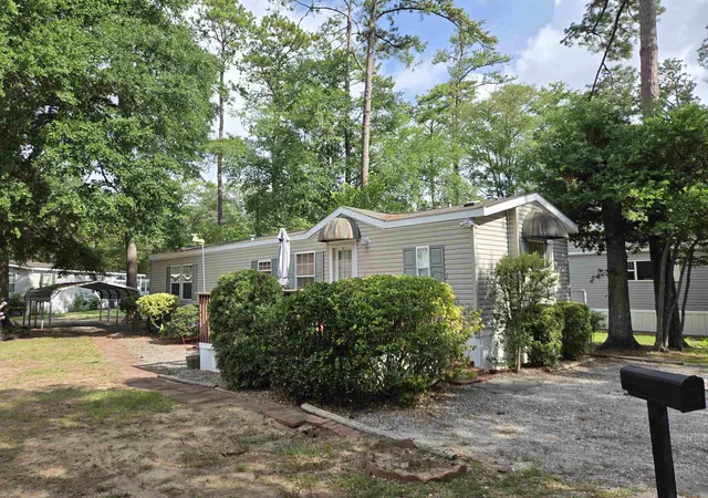Photo 3 of Manufactured home for sale at 466 W Banks Dr, Murrells Inlet, SC 29576 | MLS# 2618706 | Listing updated on 2026-09-08