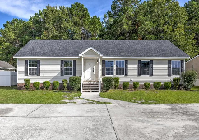 Photo 1 of Single family home for sale at 405 Overcrest St, Myrtle Beach, SC 29579 | MLS# 2618850 | Listing updated on 2026-10-22