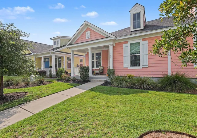 Photo 3 of Single family home for sale at 1024 Longwood Blfs Cir, Murrells Inlet, SC 29576 | MLS# 2618858 | Listing updated on 2026-09-09
