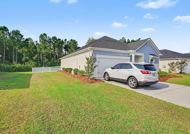 Photo 3 of Single family home for sale at 812 Sandy Side Dr, Little River, SC 29566 | MLS# 2618948 | Listing updated on 2026-09-03