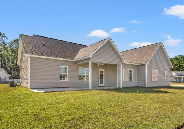 Photo 3 of Single family home for sale at 613 Bay St, Aynor, SC 29511 | MLS# 2619063 | Listing updated on 2026-09-05