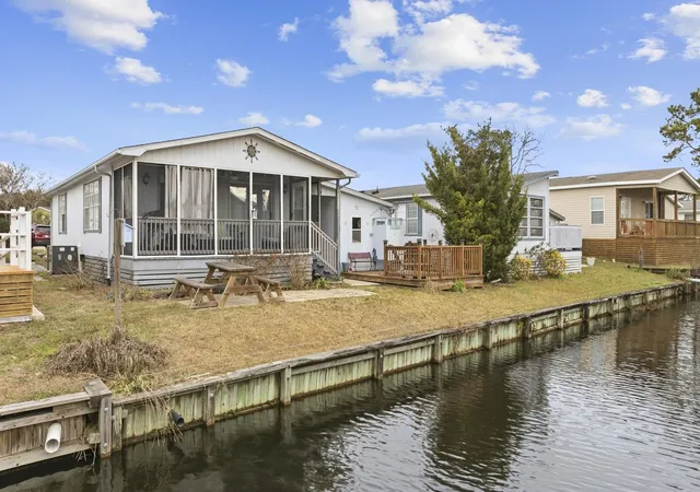 Photo 2 of Manufactured home for sale at 1802 Sunrise Dr, Myrtle Beach, SC 29575 | MLS# 2619080 | Listing updated on 2026-09-06