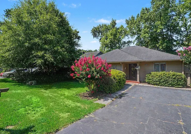 Photo 1 of Single family home for sale at 104 Hickory Dr, Conway, SC 29526 | MLS# 2619119 | Listing updated on 2026-09-11