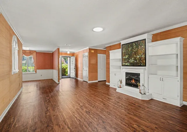 Photo 3 of Single family home for sale at 104 Hickory Dr, Conway, SC 29526 | MLS# 2619119 | Listing updated on 2026-09-11