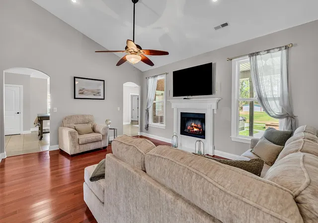 Photo 3 of Single family home for sale at 121 Bear Branch Ct, Longs, SC 29568 | MLS# 2619211 | Listing updated on 2026-09-09