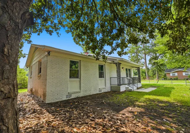 Photo 3 of Single family home for sale at 106 Fladger St, Marion, SC 29571 | MLS# 2619229 | Listing updated on 2026-09-09