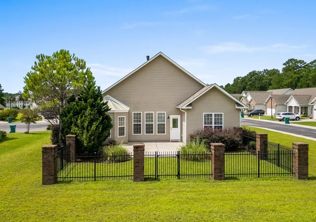 Photo 3 of Sale Pending at 701 Minner Ct, Surfside Beach, SC 29575 | MLS# 2619270 | Listing updated on 2026-09-18