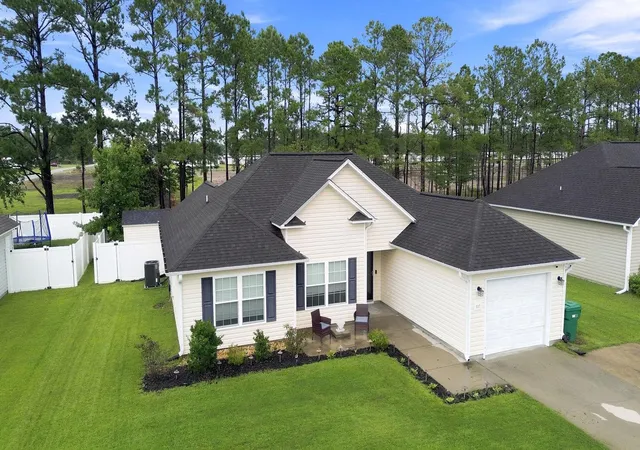 Photo 2 of Sale Pending at 117 Cottage Crk Cir, Conway, SC 29527 | MLS# 2619491 | Listing updated on 2026-09-24