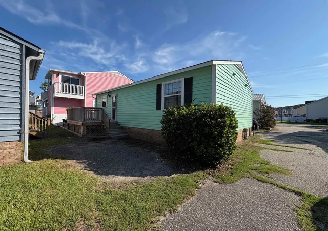 Photo 2 of Single family home for sale at 709 B 3rd Avenue S, North Myrtle Beach, SC 29582 | MLS# 2619672 | Listing updated on 2026-09-08