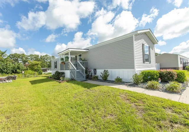 Photo 3 of Manufactured home for sale at 147 Shetland Woods Dr, Myrtle Beach, SC 29577 | MLS# 2619722 | Listing updated on 2026-09-13