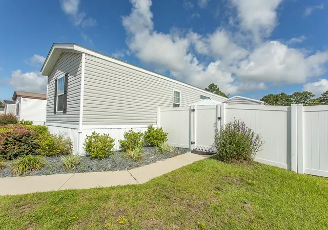 Photo 3 of Manufactured home for sale at 147 Shetland Woods Dr, Myrtle Beach, SC 29577 | MLS# 2619722 | Listing updated on 2026-09-13