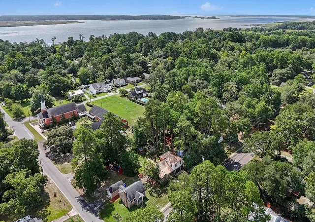 Photo 2 of Single family home for sale at 2405 S Island Rd, Georgetown, SC 29440 | MLS# 2619758 | Listing updated on 2026-09-11