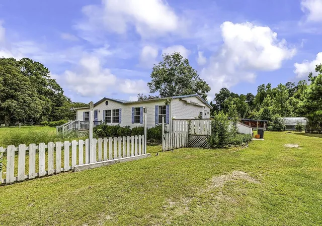Photo 3 of Manufactured home for sale at 1578 Cay Rd, Loris, SC 29569 | MLS# 2619845 | Listing updated on 2026-09-13
