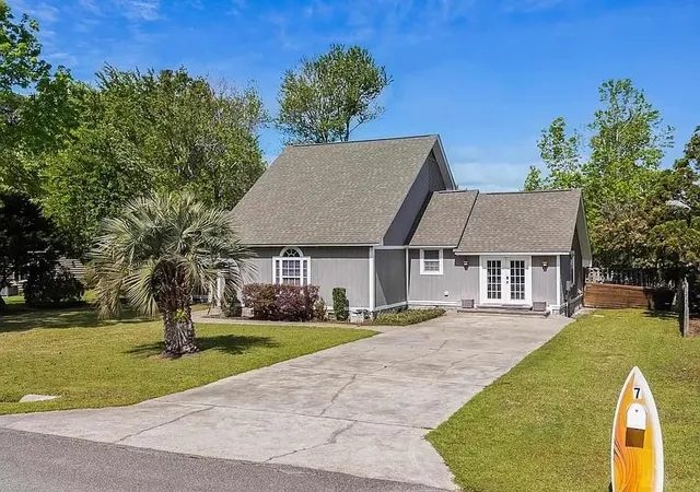 Photo 3 of Single family home for sale at 7 Pine Valley Ln, Myrtle Beach, SC 29575 | MLS# 2620067 | Listing updated on 2026-09-14