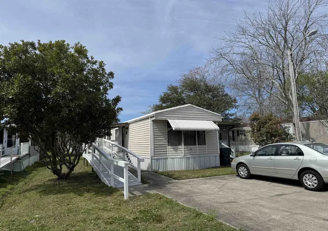 Photo 3 of Manufactured home for sale at 15 Musket St, Murrells Inlet, SC 29576 | MLS# 2620083 | Listing updated on 2026-09-07