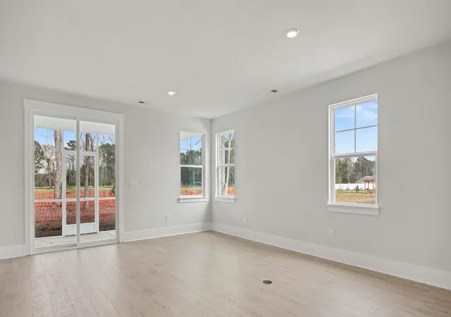 Photo 3 of Single family home for sale at 1204 Acer Ct, Conway, SC 29527 | MLS# 2620111 | Listing updated on 2026-09-20